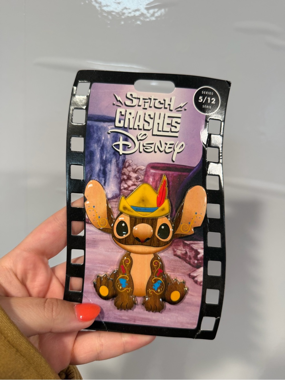 Stitch Crashes Disney Collectible Pin – Pinocchio Brown & Yellow Stitch